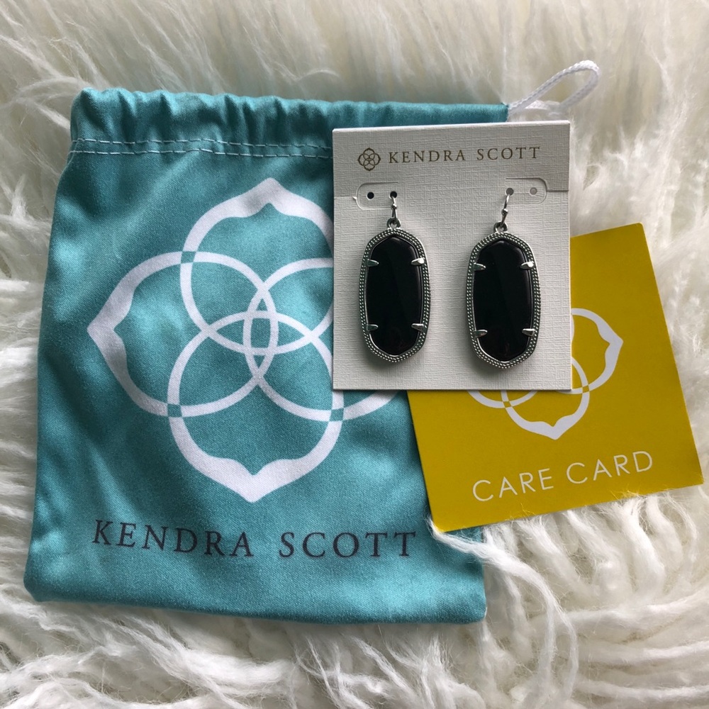 Kendra Scott Elle Earrings in Silver and Black